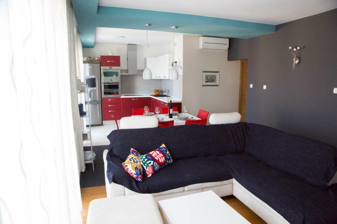 Apartman Matea Apartment Малинска Екстериор снимка